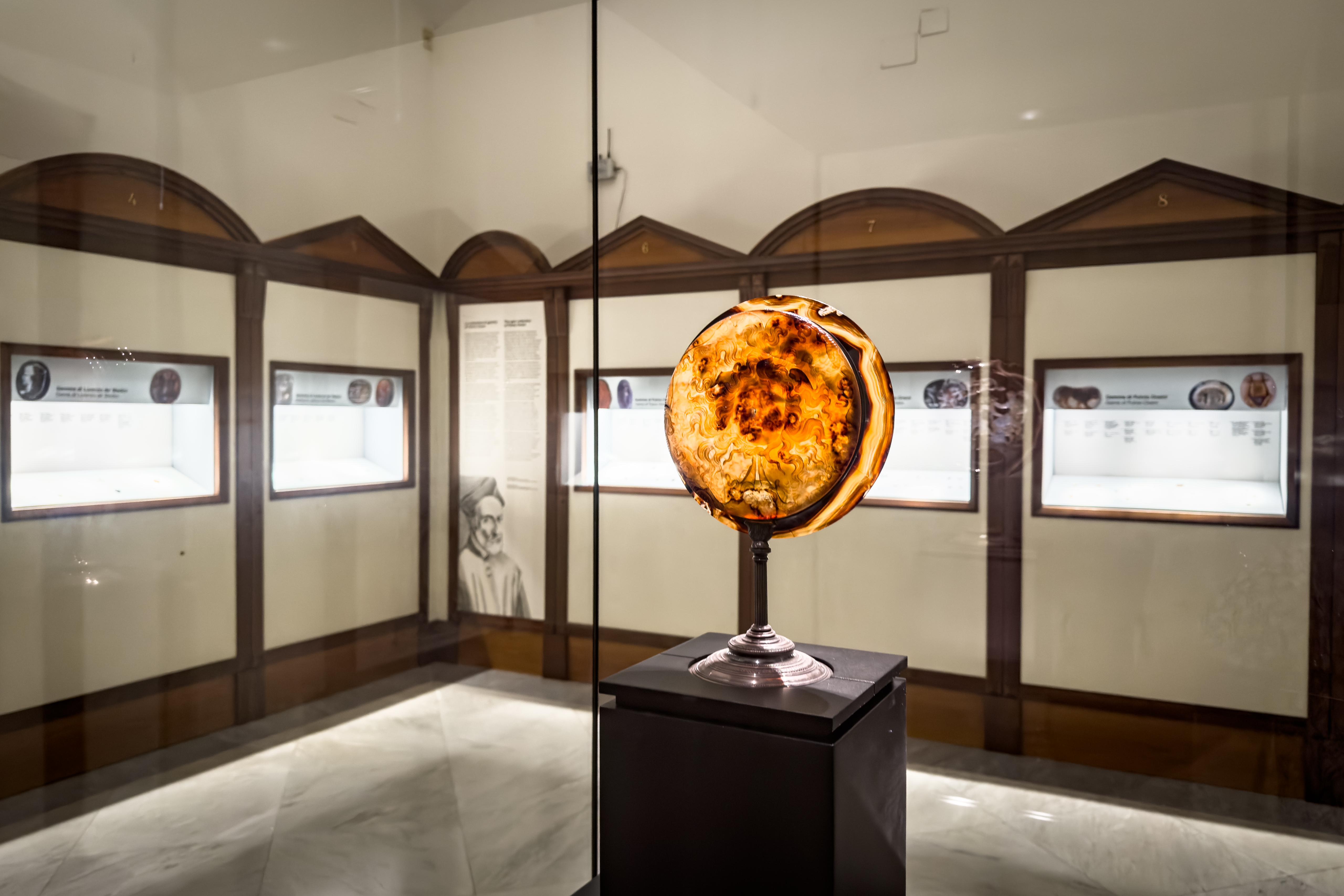 Riapertura Collezione Gemme Farnese